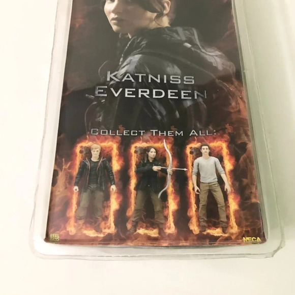 2012 The Hunger  Games Katniss Everdeen Figure Jennifer Lawrence Damaged Box - Picture 12 of 16